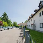 Contemporary 1-Bedroom Apartment In Trnovo
