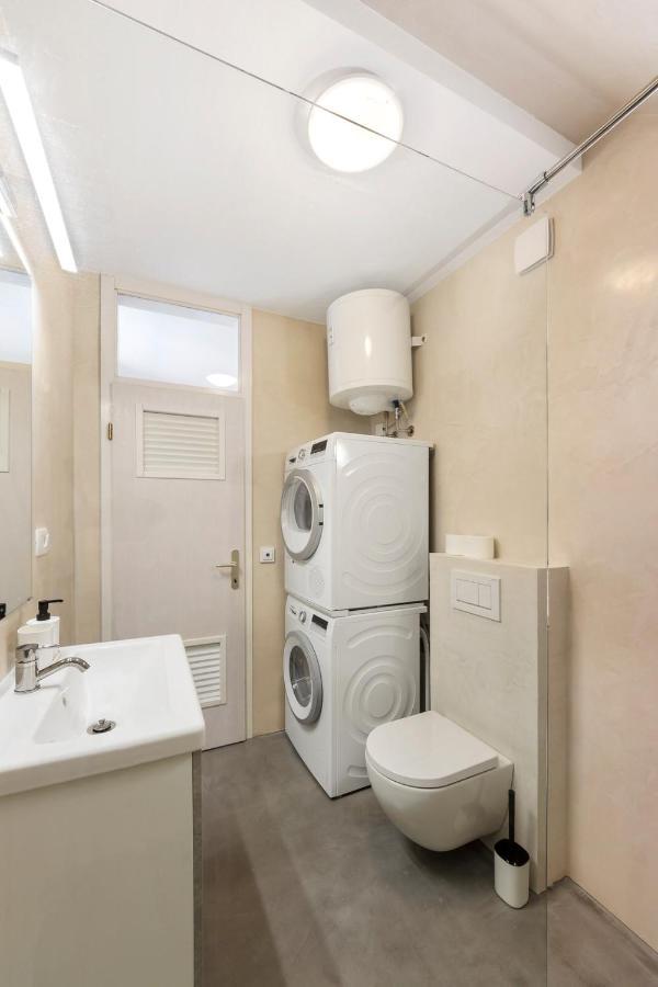 Contemporary 1-bedroom In Trnovo Apartma *